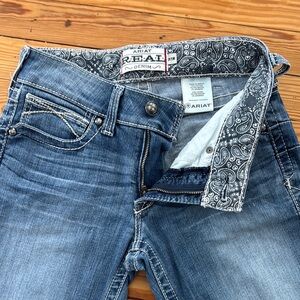 Ariat Blue straight leg Jeans with Textured Denim and Faded Wash
